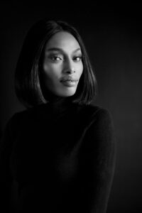 Portrait Studio En Noir Et Blanc Par Jean Christophe Lagarde Photographe