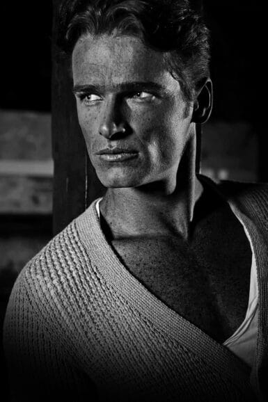 Gros plan du visage de Gaël Laudet en studio photo